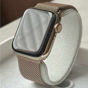 Gold Stainless Steel Apple Watch Series 6 40mm